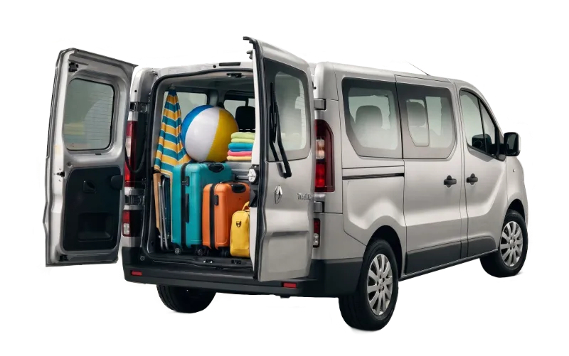 Kombi pripravljen na prevoz na počitnice.